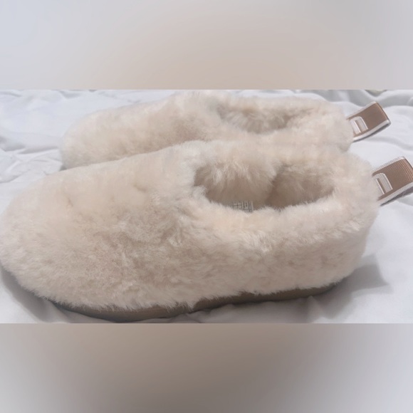 New without box Women Ugg Uggs shearling shoes booties Size 6 - Picture 10 of 11